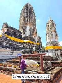 วัดมหาธาตุวรวิหาร สักการะพระปรางค์เก่าแก่