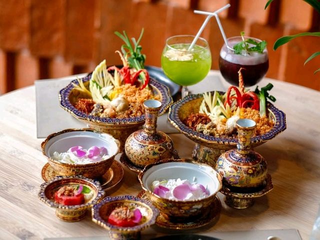 ร้านอาหารไทยต้นตำหรับแท้ๆ ที่เรือนนพเก้า
