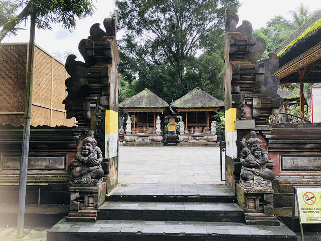 【バリ島】ティルタ ウンプル寺院 観光ガイド