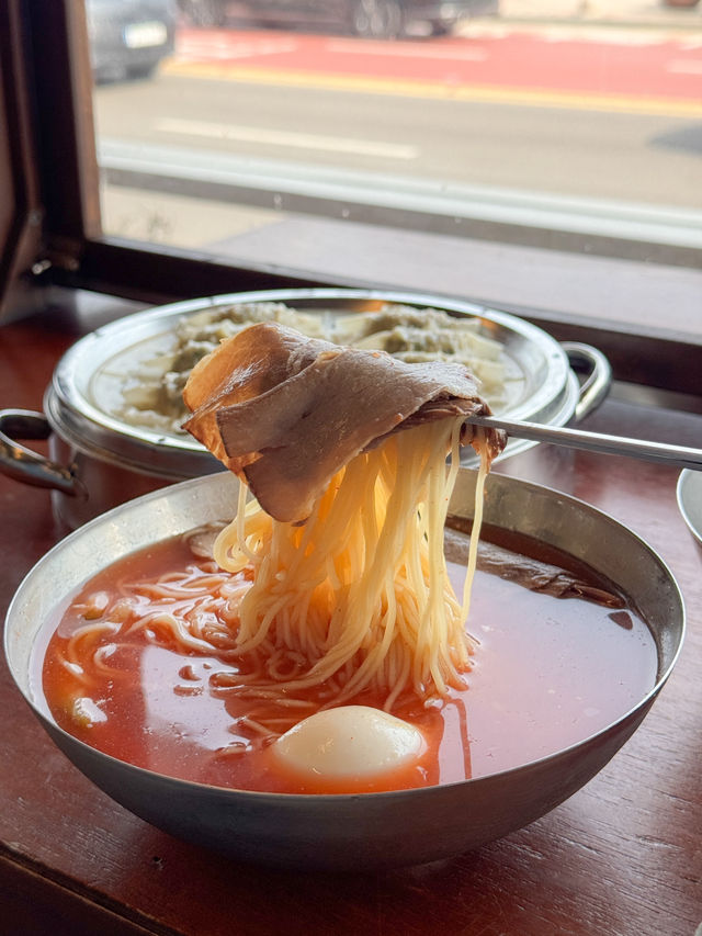 광안리 오션뷰 1열 밀면 맛집 “동면식 밀면”