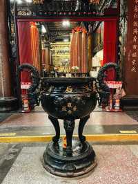 Explore Tianhou Temple taipei
