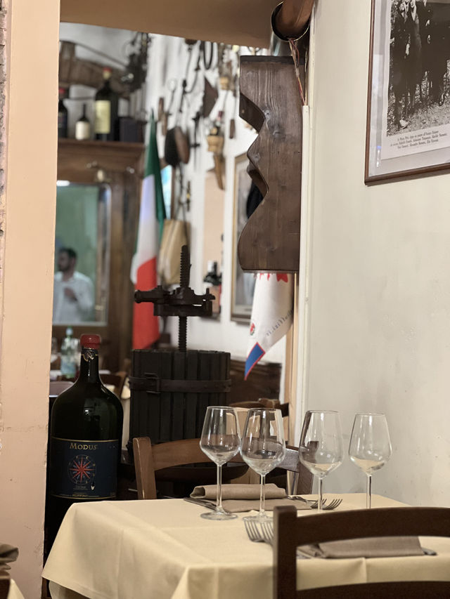 🍷 플로렌스 밤 9시, 운 좋게 입장 성공! 분위기 좋고 음식 만족도 높은 레스토랑