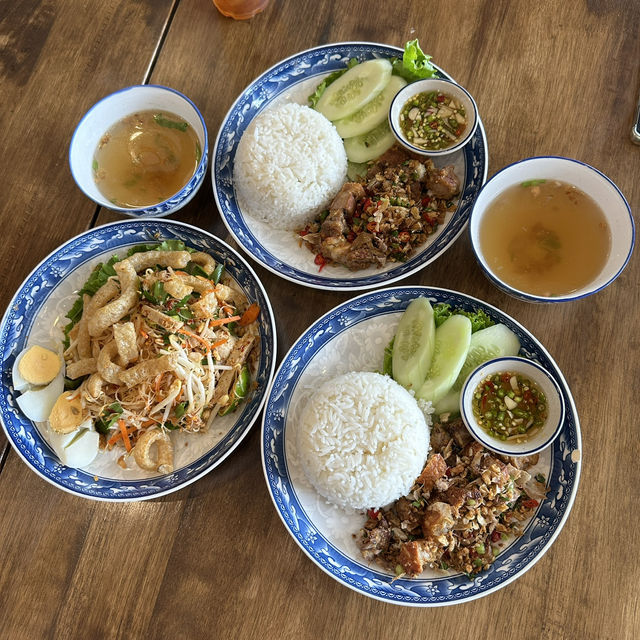 ร้าน หมี่ยำเจริญ สาขาระยอง