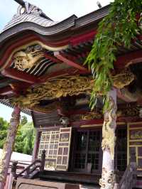 【茨城】赤字に金色の龍の彫刻 の本殿