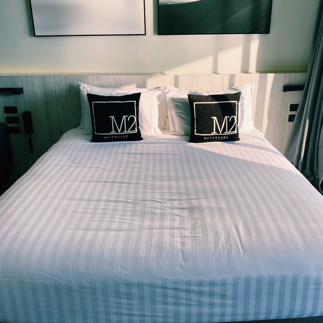 M2 Hotel Waterside เป็นโรงแรมสไตล์โมเดิร์น
