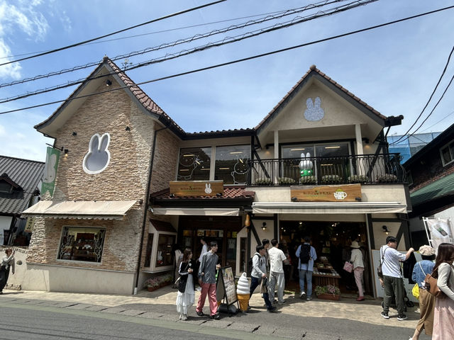 เดินเล่น ถ่ายรูปชิลล์ ๆ ที่ Yufuin Floral Village