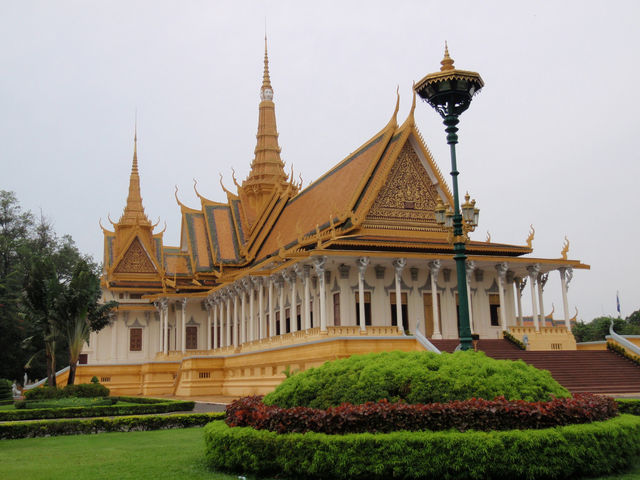 A Quiet Day at the Royal Palace 