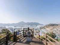 Tranquility by the Water: A Stroll Through Seoho Park