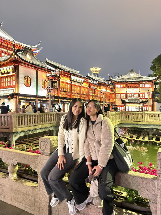 เที่ยวถนนคนเดินโบราณ Yuyuan old street