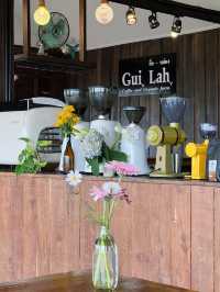 กื่อหล่อง GUIQ LAHQ – คาเฟ่และโฮมสเตย์ในเชียงราย