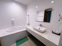 Nana Beach Hotel & Resort ชุมพร