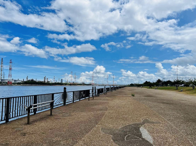 The beauty of Yōrō River Rinkai Park