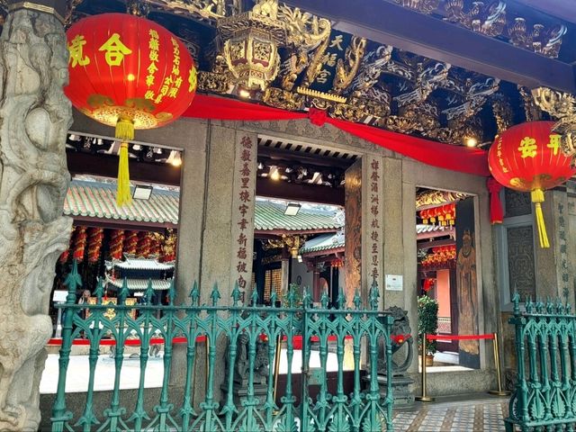 Pocket of peace in Thian Hock Keng Temple, Singapore