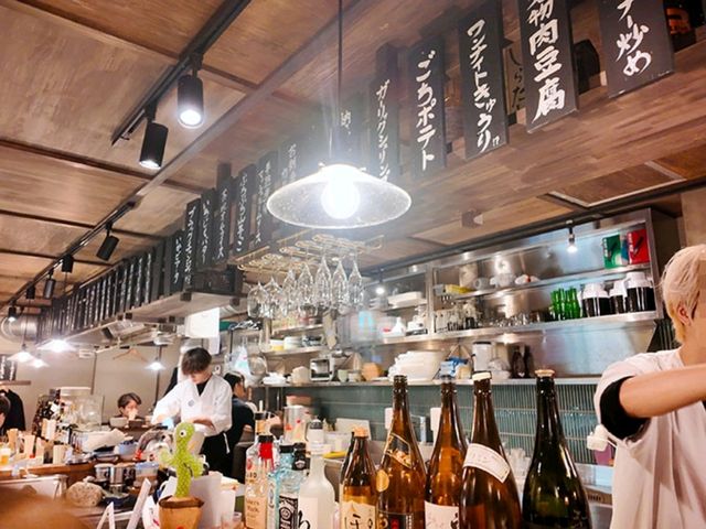 🍶 [🇯🇵福岡] 昼から楽しめる！天神南の人気居酒屋「食堂うめぼし 天神南」