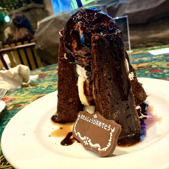 【千葉/舞浜🇯🇵】まるでジャングル内でお食事体験？！Rainforest Cafe