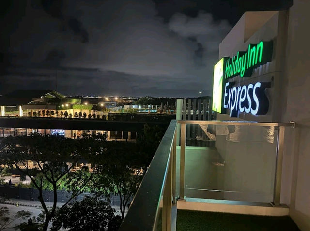 “Holiday Inn Express Baruna Bali: Your Ideal Gateway to Bali's Beaches and Beyond”