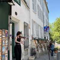 Montmartre, Paris: Romance with a Sharp Edge ✨🎨