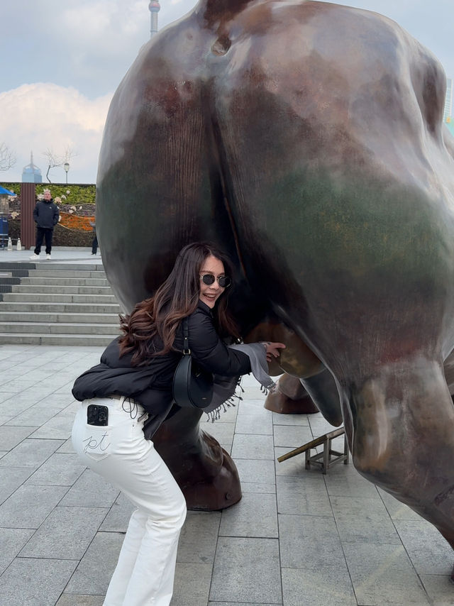 🐂 ลูบไข่กระทิงแล้วเฮงงงง The bund