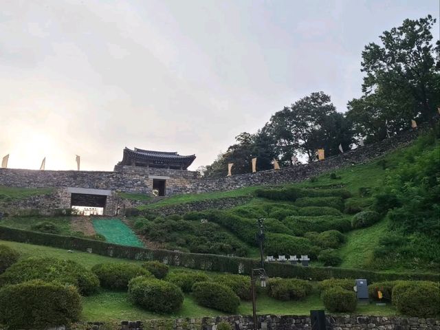 Castle Walls & Chill Walks