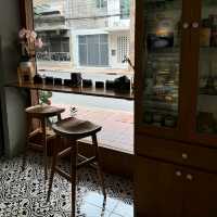 nice cafe to chill
