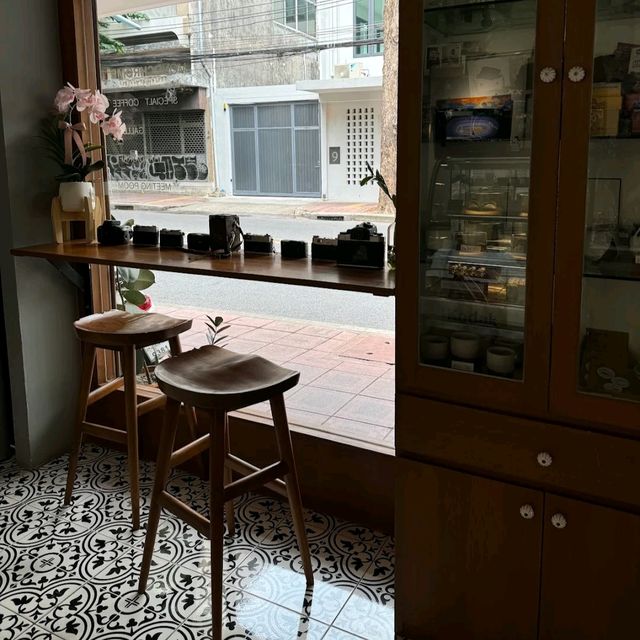 nice cafe to chill
