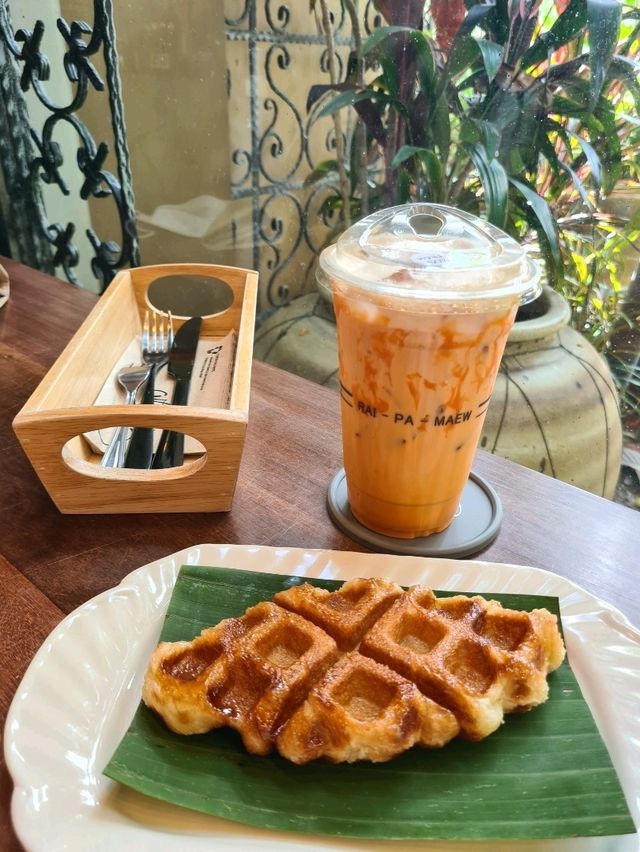 Rai Pa Maew Café