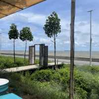 ร้านอาฟเตอร์นูน บางปู คาเฟ่ริมทะเลบรรยากาศดี