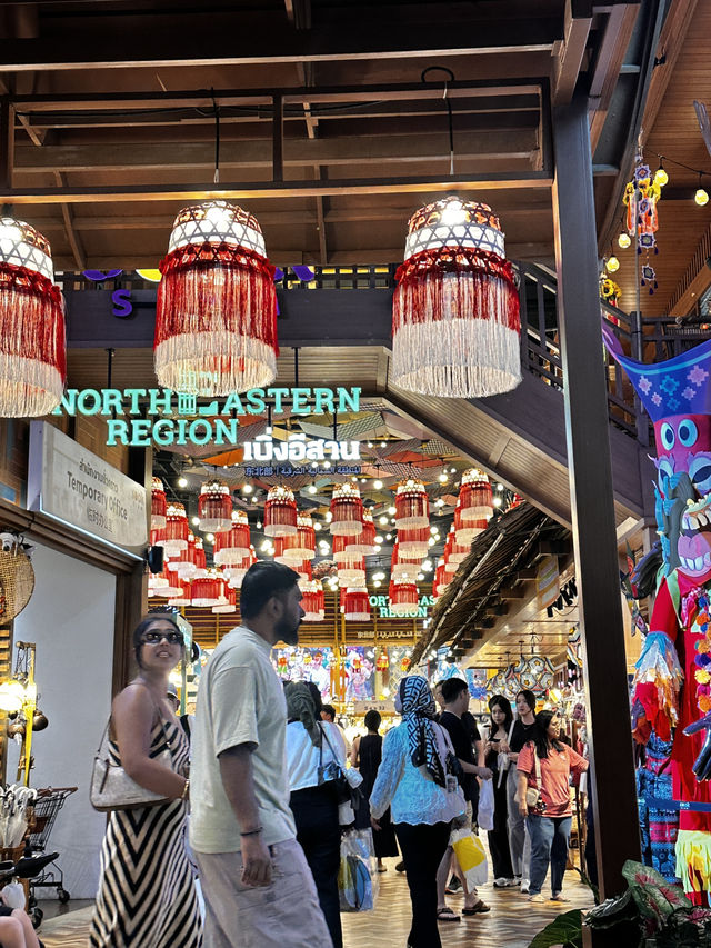 ICONSIAM's SOOKSIAM is a large indoor floating market
