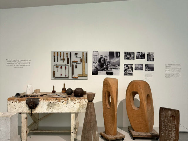 The Hepworth Wakefield: A Modernist Gem in Yorkshire 🇬🇧🖼️