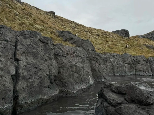 Sky Lagoon vs. Blue Lagoon: My Icelandic Hot Spring Showdown! 🇮🇸♨️