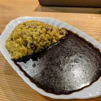 伊勢 | AMAMI LIVING 白天是咖啡店、晚上化身酒吧
