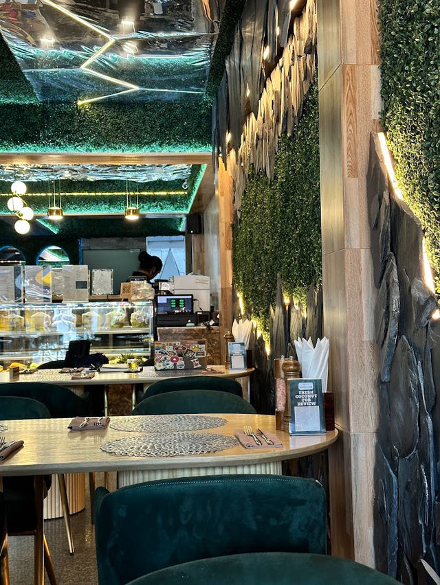 Grand Cafe: Taste the Island Elegance