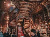 A Bookstore Like No Other – My Visit to Livraria Lello in Porto 
