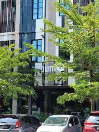 "Smart Stay for Airport Travelers"