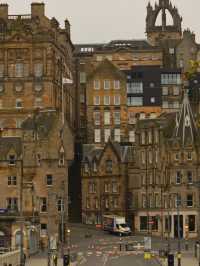 英國愛丁堡（Edinburgh）深度旅遊指南  ——中世紀城堡、魔法巷弄與蘇格蘭威士忌的奇幻旅程