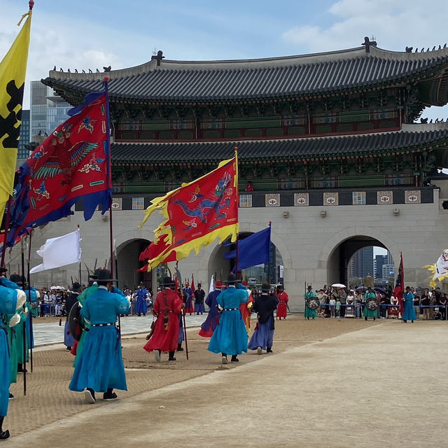 Summer Serenity: Unveiling the Majesty of Gwanghwamun Gate