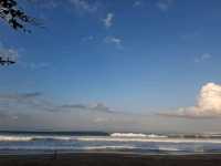 【水明漾海灘 Seminyak Beach！峇里島最Chill的海岸線就在這！
