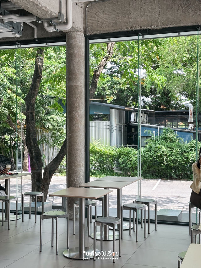 ร้านกาแฟที่คนเยอะตลอดเวลาไม่เกินจริง