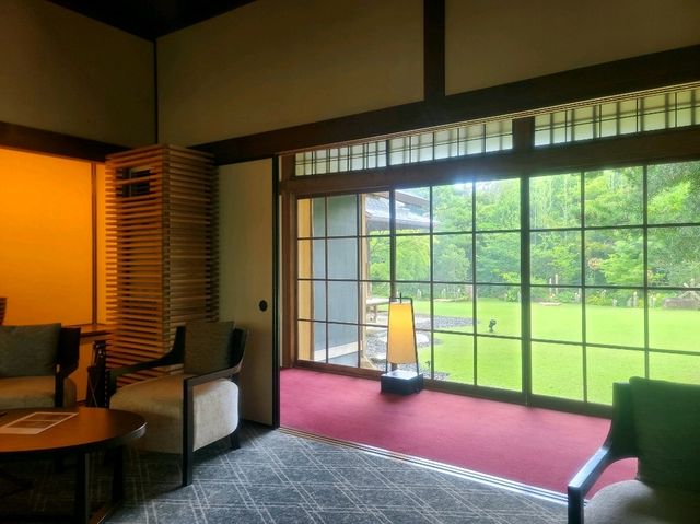 高宮庭園茶寮(다카미야정원차기숙사) 茶房(다방) アフタヌーンティー(일본식 애프터눈티)