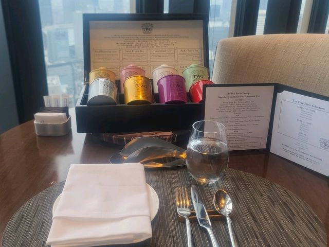 40 Sky Bar & Lounge (コンラッド大阪 40 スカイバー＆ラウンジ) 딸기 애프터눈티