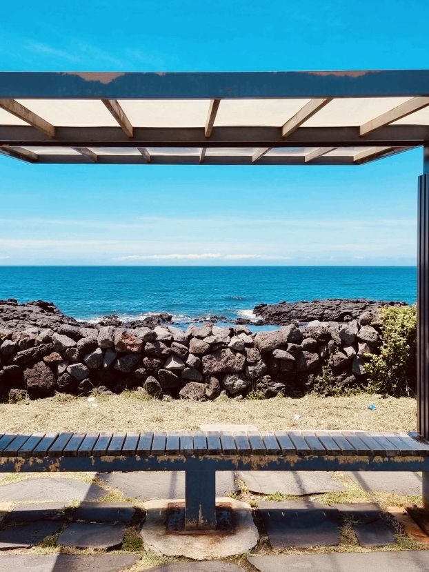 A Serene Retreat for Coastal Contemplation