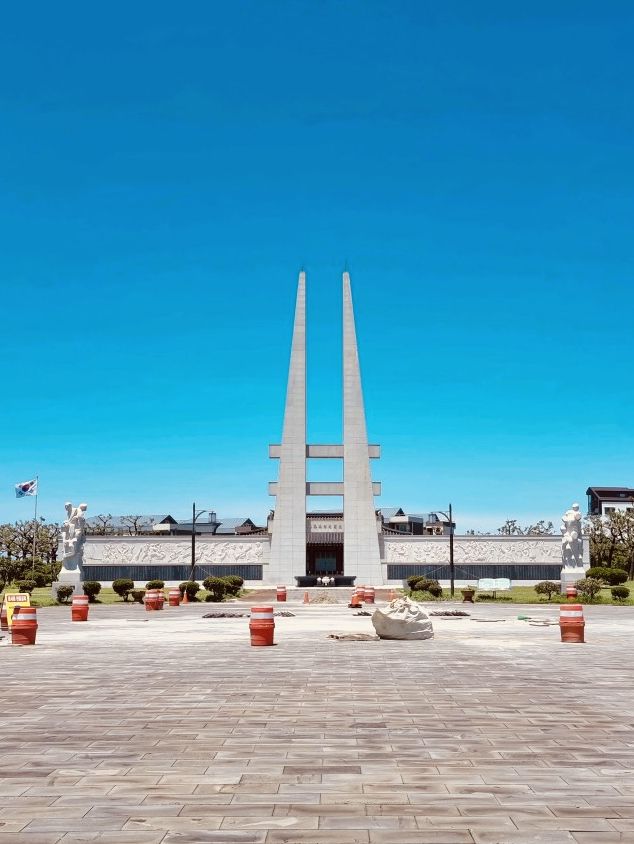 A Blend of History and Scenic Beauty on the Coast