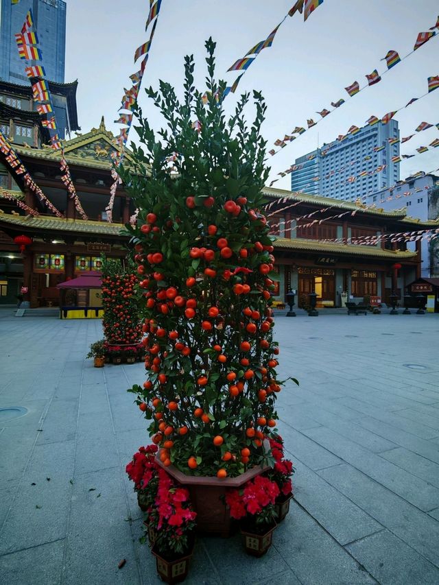 วัดต้าฝอ (Dafo Temple หรือ "วัดพระใหญ่
