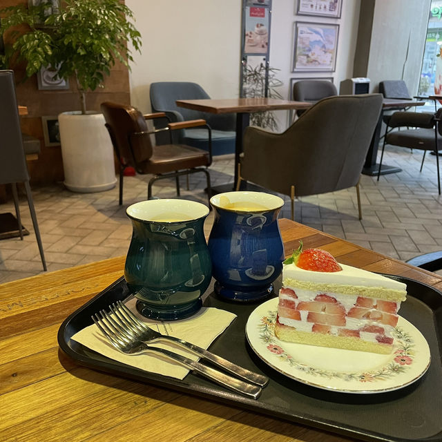 맛있는 딸기케이크가 당길 때 <커피명가>