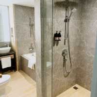A Riverside Haven of Sophistication and Serenity