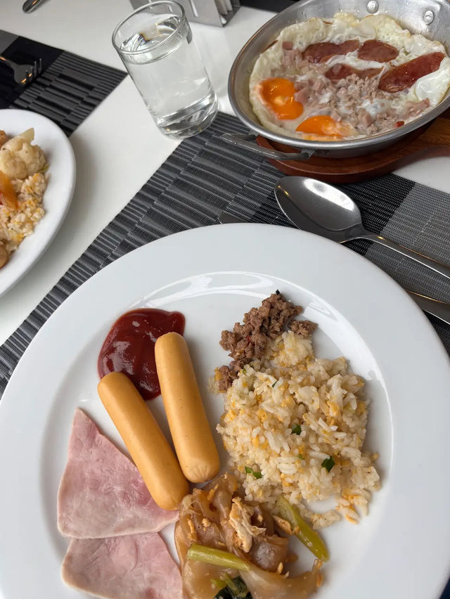 Skytrain & Skyline: The i Residence Silom Experience