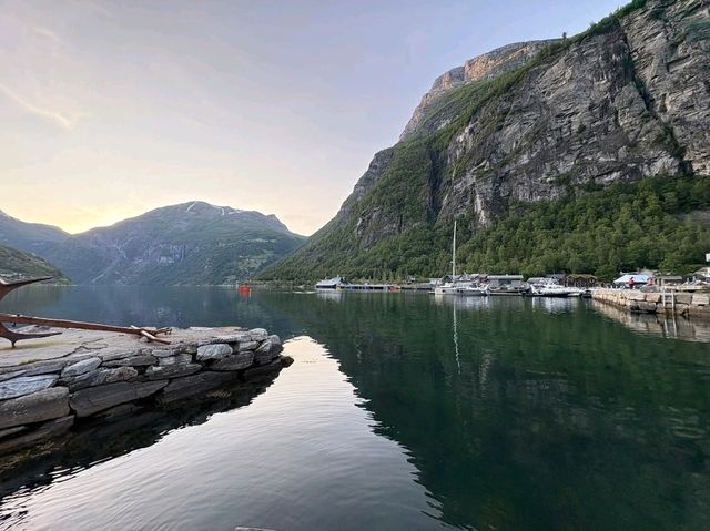 挪威 | Fossevandring Geiranger 擁有絕佳視野的峽灣瀑布