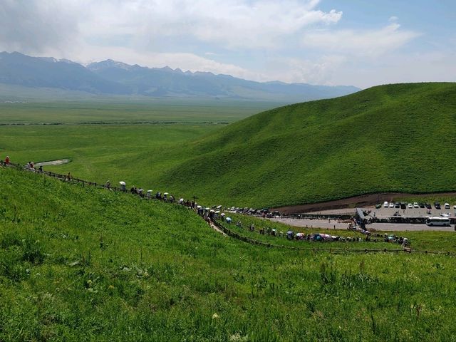 Nalati Sky Grassland: A Hiking Paradise