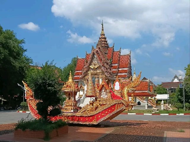 Visit the Majestic Reclining Buddha at Wat Hat Yai Nai