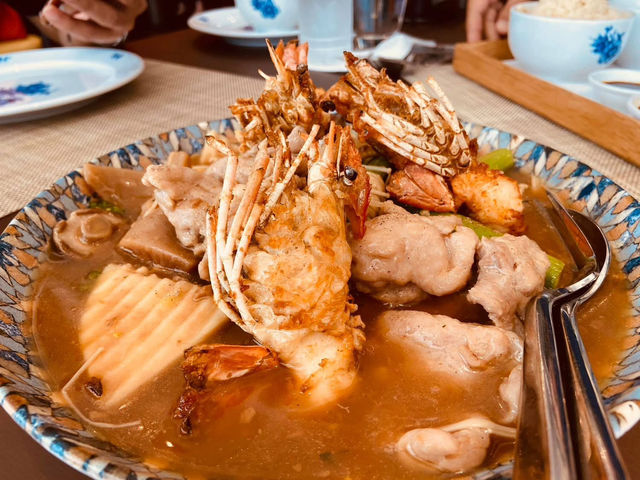 ห้องอาหารเรือนต้น